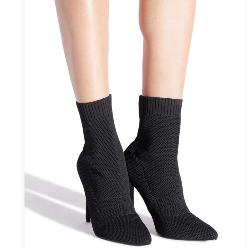 Shoe dazzle sock heels black